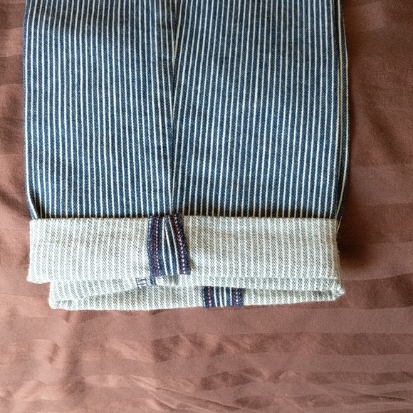 Chicos skimmer jeans. Railroad stripe. Size 0 - Picture 4 of 6